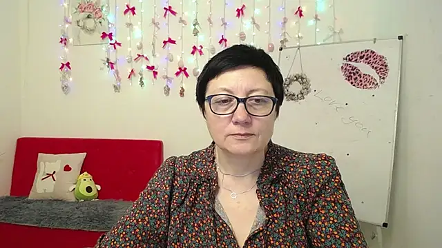 EmilyL0ve Chat XXX live