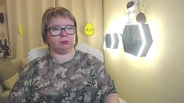 Živý XXX chat BonnnyBoobsy