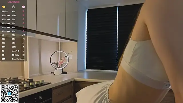 Quinavelle's Live XXX Chat