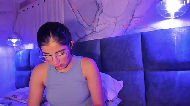 IsabelaStefano's Live XXX Chat