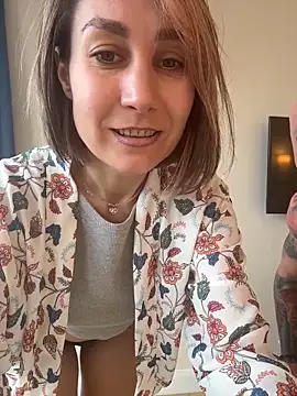 Jack-Alice: διαδικτυακό σόου στην κάμερα