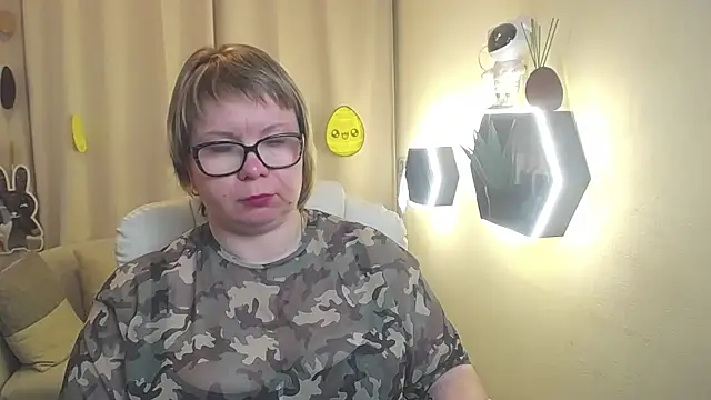 BonnnyBoobsy – webcam-show