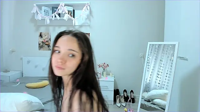 Milly_Lane Live XXX-chat