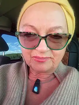 Chat +18 de Hot-Muci ao vivo