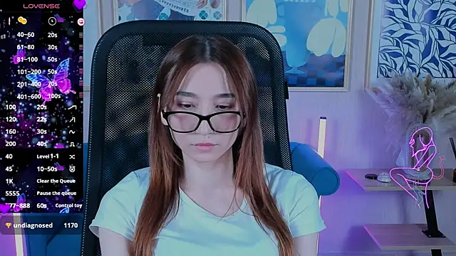 Karen__davis Adlı Modelin Canlı XXX Sohbeti