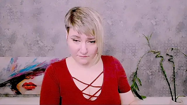 DjulliaのライブXXXチャット