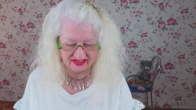 Maya_Mayflower's Live XXX Chat