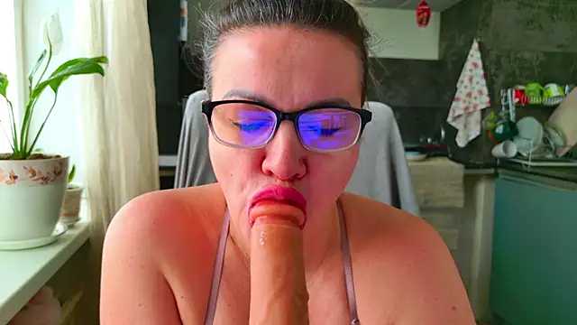 MishaMILF's Live XXX Chat