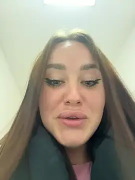 Chat XXX en directo de KiraSunshine