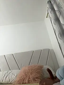 GoldenIsabella Adlı Modelin Canlı XXX Sohbeti