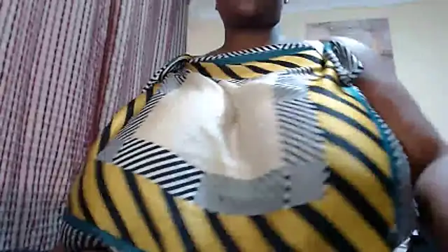 Chat XXX ao vivo de CHOCOLATEDARKBUSTYX