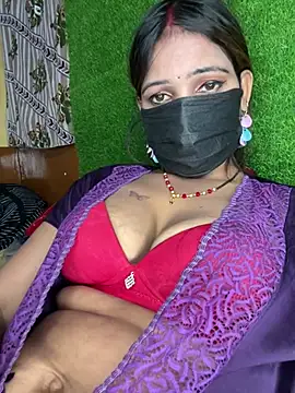 Chat XXX en directo de CUTI-NAINA