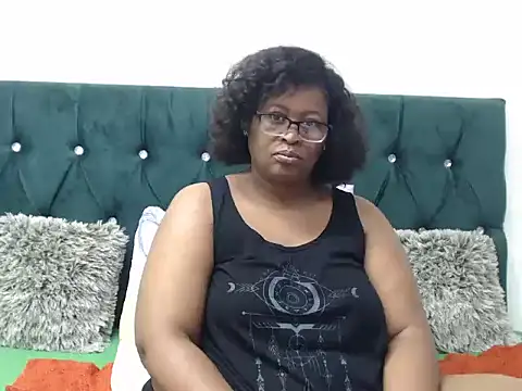 Chat +18 de Curves2Devour ao vivo