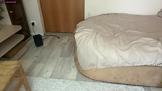 ErlinaBuoy's Live XXX Chat