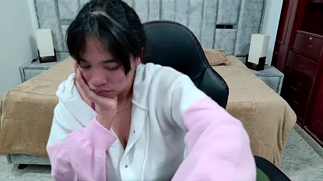 แชท XXX สดของ laureentt_