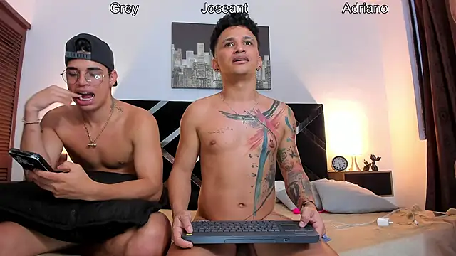 Benjamin_More24 Chat XXX live