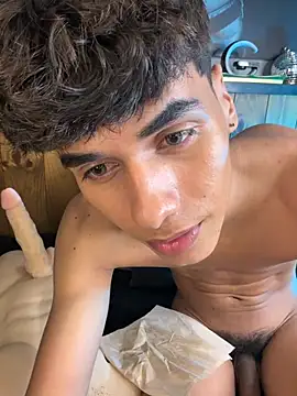 andrewortix Adlı Modelin Canlı XXX Sohbeti