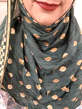 Indian-Aleena Adlı Modelin Canlı XXX Sohbeti