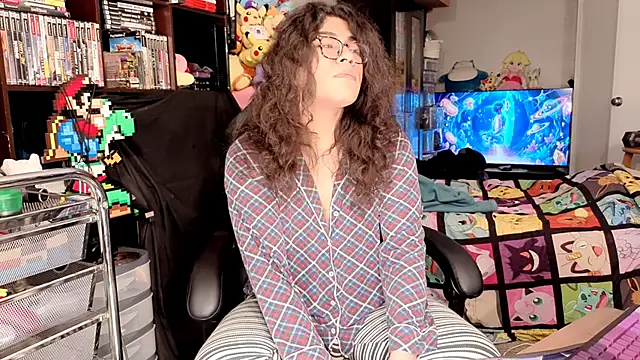 ShinyCherub Show in webcam