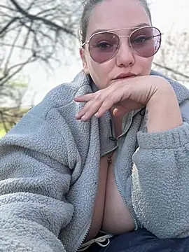 Show de RinaBOOBS90j na webcam