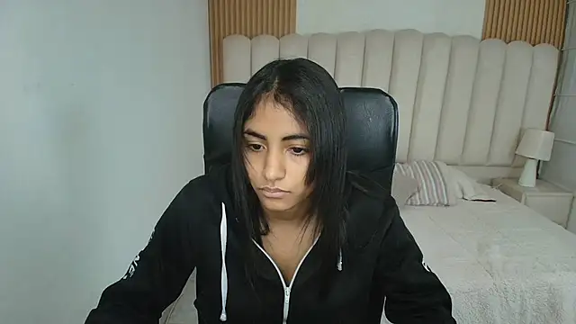 Онлайн чат XXX shaneelle