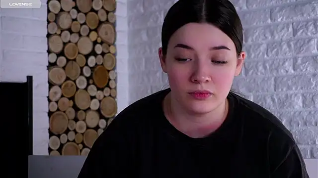 LowOncoming – Live XXX-chat