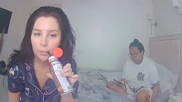 vanilla_chocolate23 Show in webcam