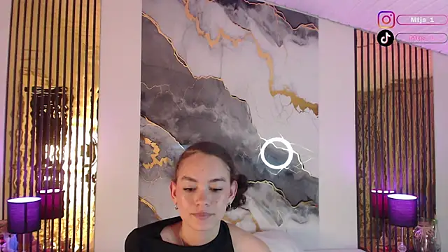 Živý XXX chat MiticaBrennet_