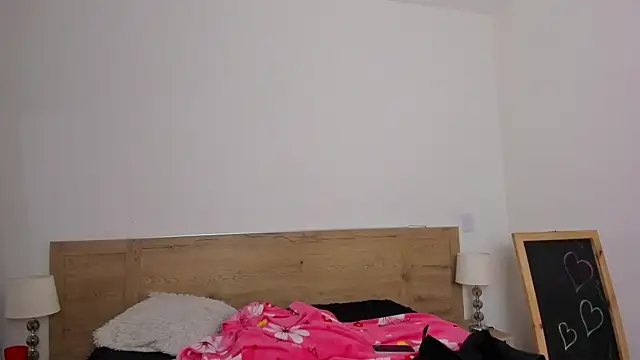 Kenji_n_Rousse Adlı Modelin Canlı XXX Sohbeti