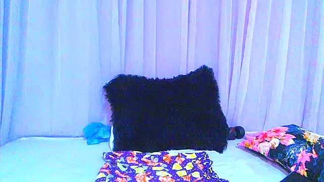 SMALLBOOBSXX's Live XXX Chat