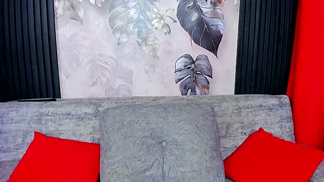 MikeEstevess Show in webcam