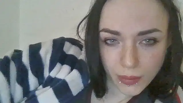 Chat +18 de Trinsy_Love ao vivo