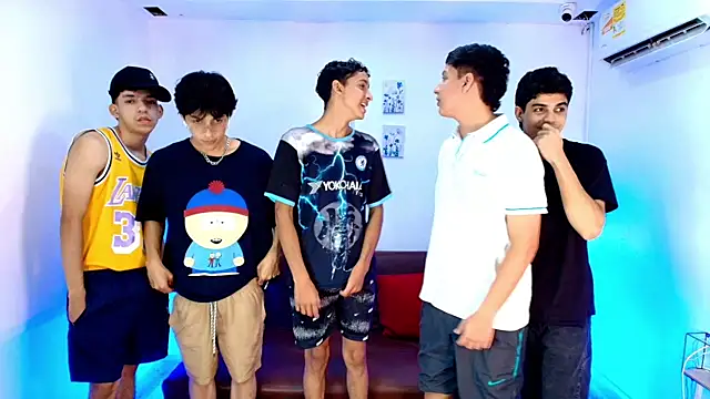 Show modela CHILLBICREWX na web-kameri