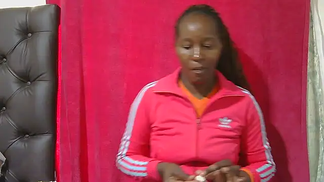 sluttylaura21 – Naživo XXX chat