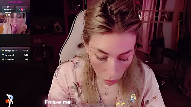 Chat XXX en directo de AnnieGOld_