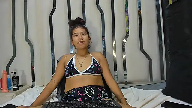 MilaDivinen Live XXX chat