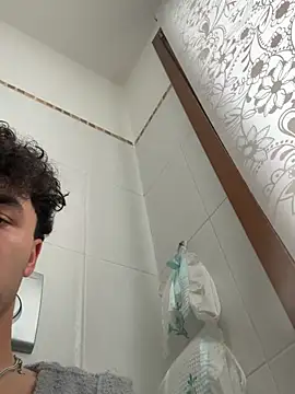 giovanni5281 Show in webcam