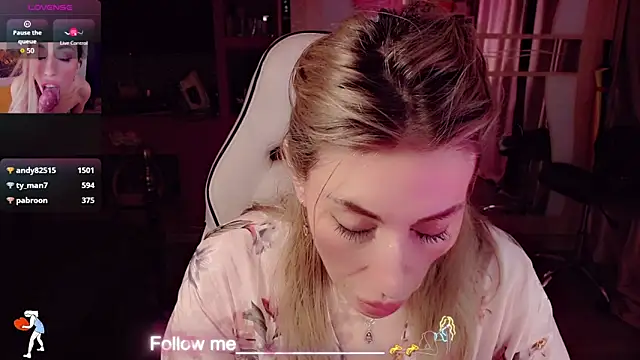 AnnieGOld_ Adlı Modelin Canlı XXX Sohbeti