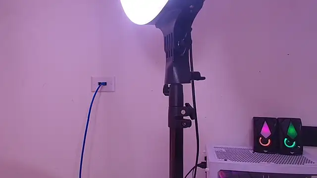 abbyrouss_ élő XXX-chatje