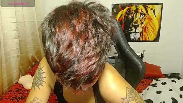 Divinejewel69 élő XXX-chatje