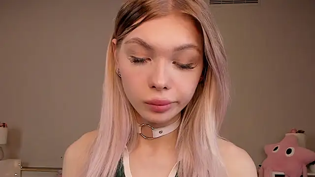 Pokazy przed kamerką – Blondy_Fina