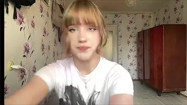 AnnaWasp élő XXX-chatje