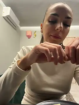 Bad_Giorgia Adlı Modelin Canlı XXX Sohbeti