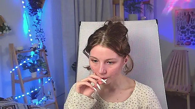 ElliFrankenweenie's Live XXX Chat