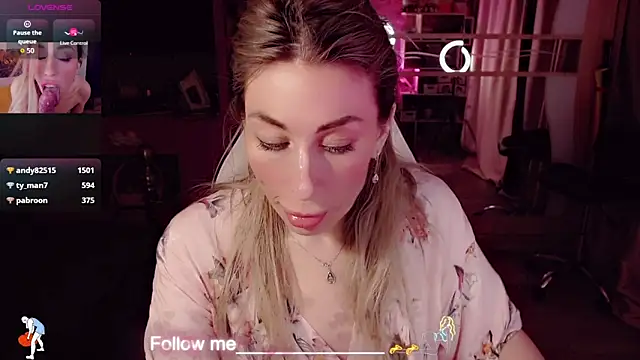 دردشة AnnieGOld_ الجنسية المباشرة