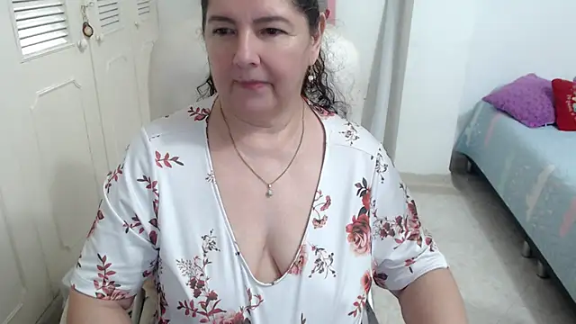 leonela_69のライブXXXチャット