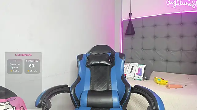 แชท XXX สดของ scarletcherry18