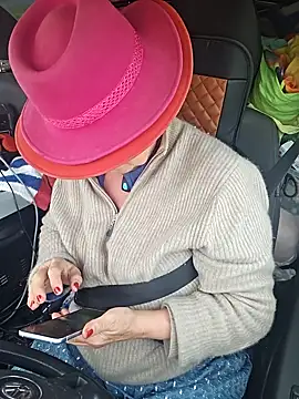 Chat +18 de Hot-Muci ao vivo