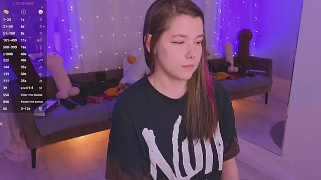 Mira_Falls: онлайн-секс-ч ат