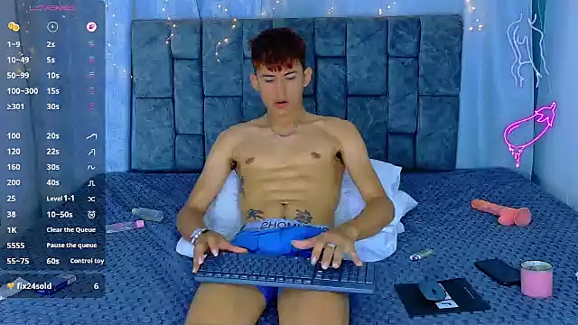 XXX chat uživo modela NicolasTorrez